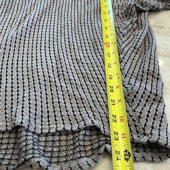 Laila Jayde Textured Cowl Neck Dolman‎ Sleeve Top Gray Beige Black Medium Petite - Picture 8 of 12